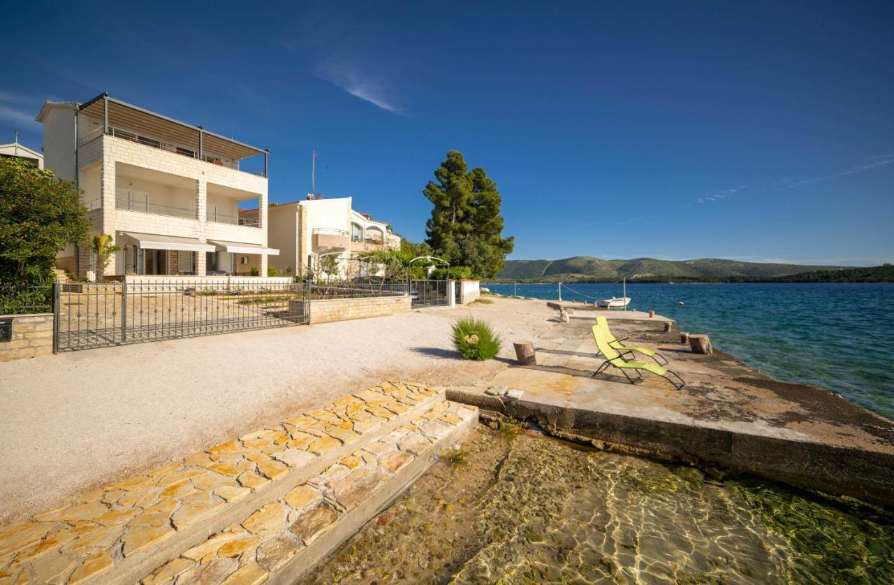 Apartment Busac Zaboric Buitenkant foto